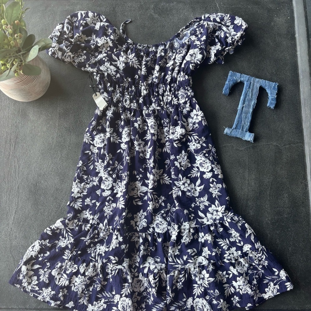 NWT Liberty Love Floral Smocked Midi Dress - Size Large - Picture 3 of 3